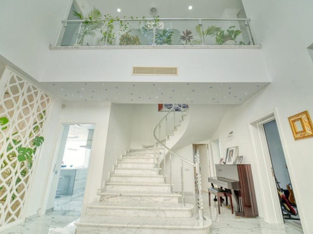 Villa For Sale in Yukarı Girne, Kyrenia