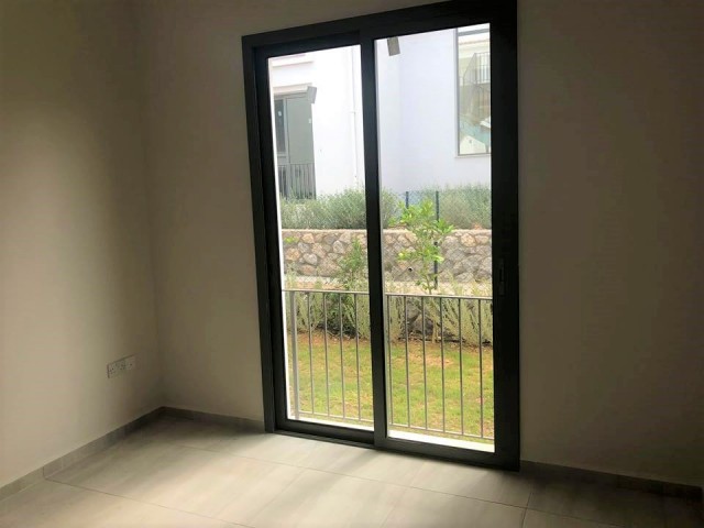 KIBRIS GİRNE ALSANCAK KIBRIS TOWN HOUSES DA 4KİRALIK 2+1  BAHÇE KATI