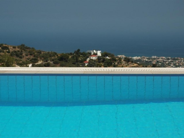 VILLA WITH SWIMMING POOL AND MOUNTAIN AND SEA VIEWS