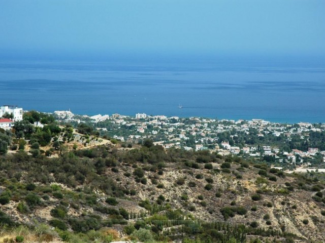 VILLA WITH SWIMMING POOL AND MOUNTAIN AND SEA VIEWS