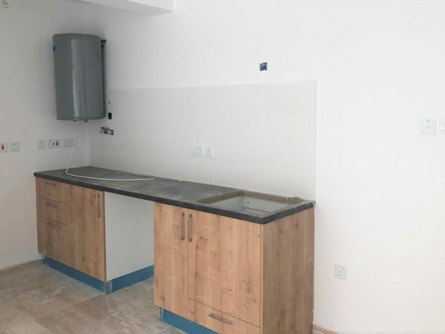 GİRNE MERKEZDE KİRALIK 20 DAİRELİ KOMPLE APARTMAN