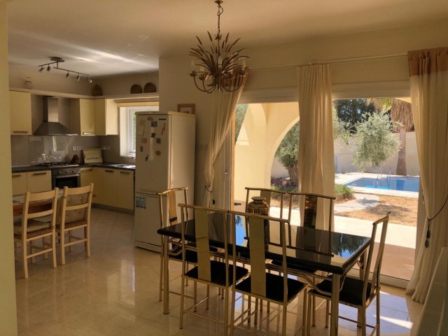 3 bedroom villa with pool for sale in kyrenia