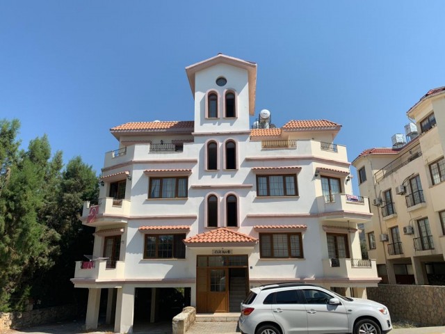 Girne Merkez’de 3+1 Satılık Apartman Dairesi