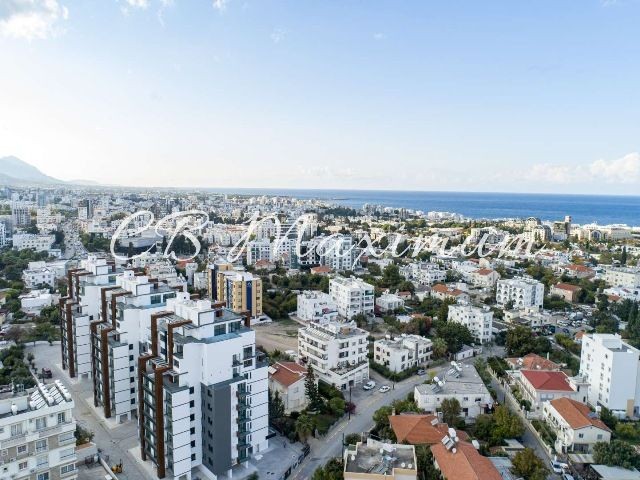 3 + 1 Türkische Luxus-Wohnung zum Verkauf im Zentrum von Kyrenia ** 