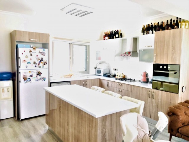 Girne merkezde satılık 3+1 Penthouse