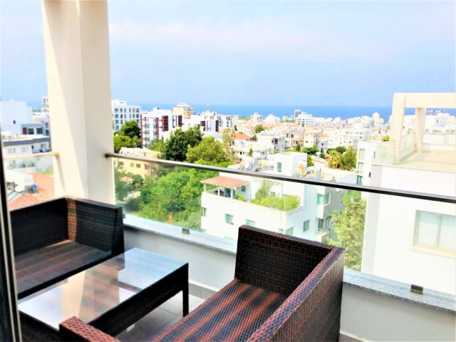 Girne merkezde satılık 3+1 Penthouse