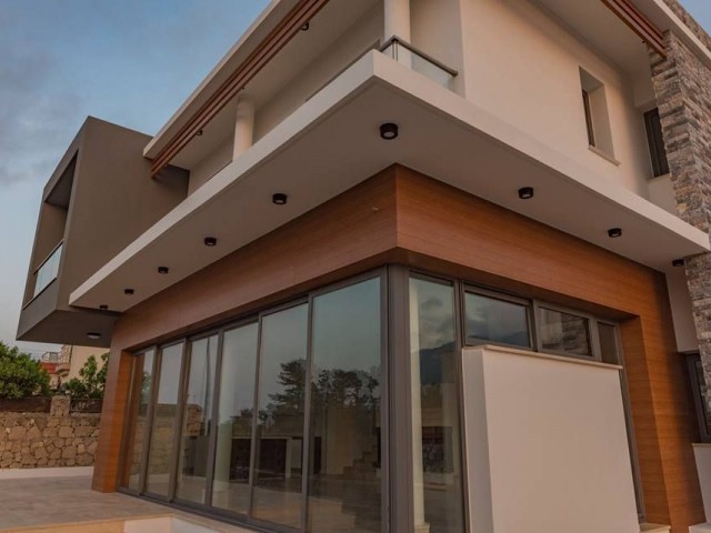 Kıbrıs  Girne'de Türk Malı Satılık Modern Villa