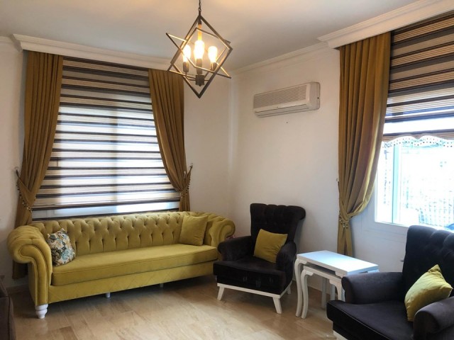 ALSANCAK TA HAVUZLU 3+1 EŞYALI VİLLA 600 STG