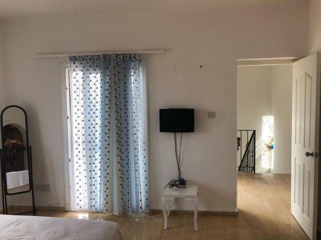 ALSANCAK TA HAVUZLU 3+1 EŞYALI VİLLA 600 STG