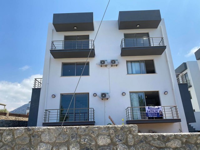 THE SOLE AUTHORITY! KYRENIA IS FOR SALE AT ÇATALKÖY 1+1 3 WITH A VIEW OF NATURE. APARTMENTS FOR SALE ON THE FLOOR ** 