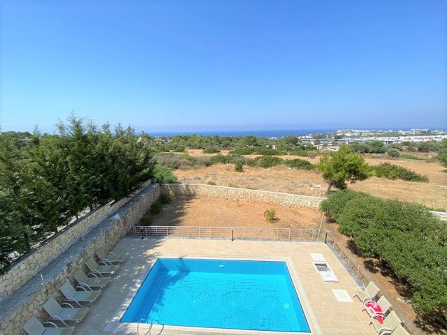 Triplex-und Duplex-Villen im 1300 M2 Garten mit herrlichem Meerblick in Kyrenia EDREMIT ** 