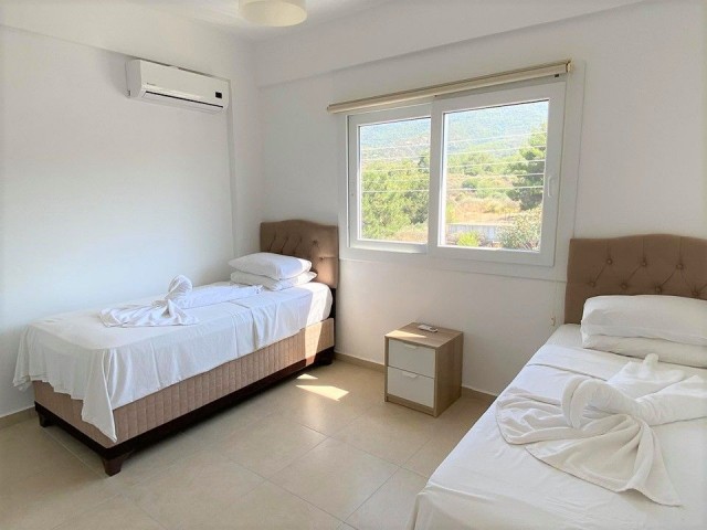 Triplex-und Duplex-Villen im 1300 M2 Garten mit herrlichem Meerblick in Kyrenia EDREMIT ** 