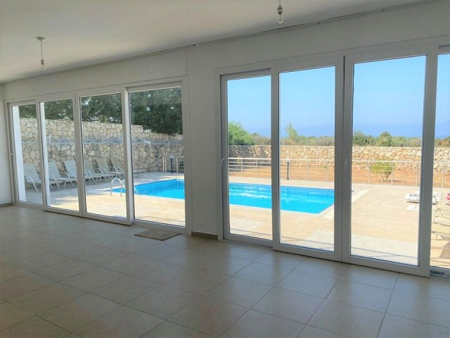 Triplex-und Duplex-Villen im 1300 M2 Garten mit herrlichem Meerblick in Kyrenia EDREMIT ** 