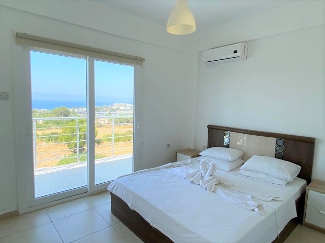 Triplex-und Duplex-Villen im 1300 M2 Garten mit herrlichem Meerblick in Kyrenia EDREMIT ** 