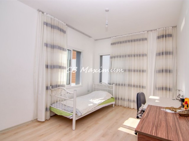 Girne Alsancak da Satılık Site İçinde 3+1 Daire