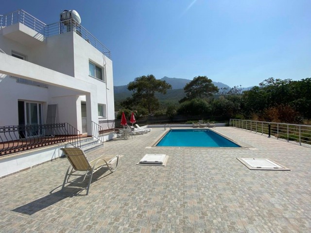 Villa To Rent in Girne Merkez, Kyrenia