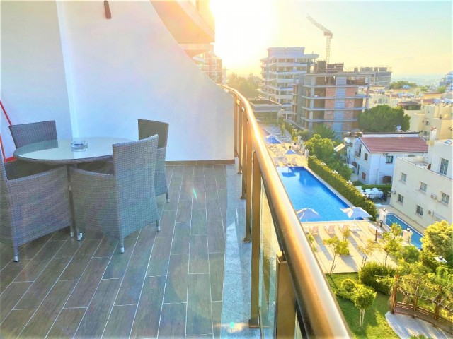 Kıbrıs Girne Merkezde Deniz ve Dağ Manzaralı Eşyalı Kiralık 3+1 Residence Dairesi