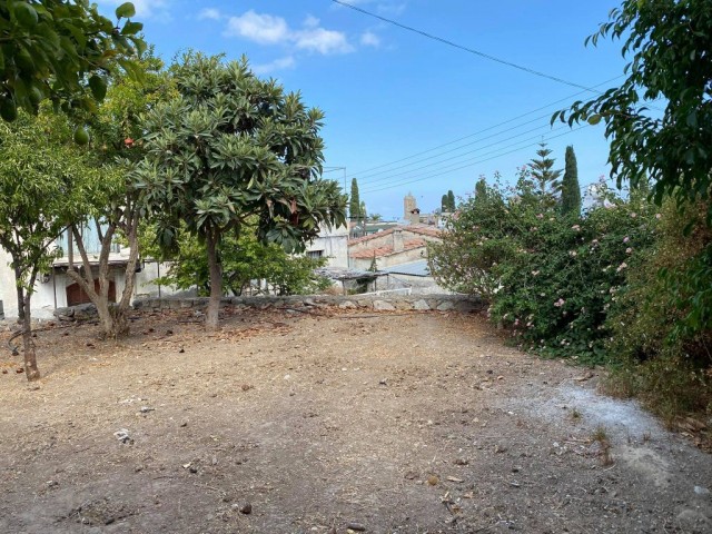 THE SOLE AUTHORITY !! 2-STOREY DETACHED HOUSE WITH A LARGE GARDEN IN BELLAPAIS, KYRENIA, CYPRUS ** 