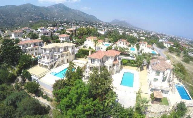 KKTC Girne Bellapais Satılık 6+1 Havuzlu Villa