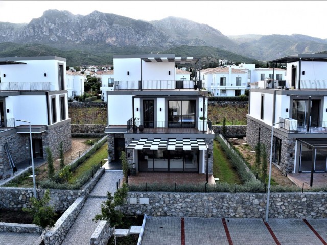 Kıbrıs Girne Alsancak Site İçerisinde Satılık Dublex 3+1 Villalar