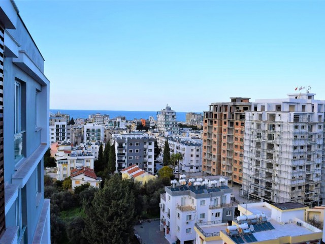 Girne Merkezde Güvenlikli Site İçerisinde Ortak Havuzlu 3+1 Penthouse