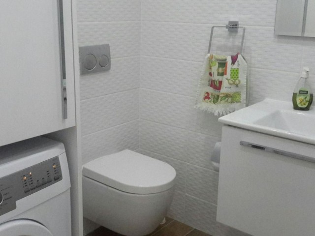 Girne Merkezde Güvenlikli Site İçerisinde Ortak Havuzlu 3+1 Penthouse