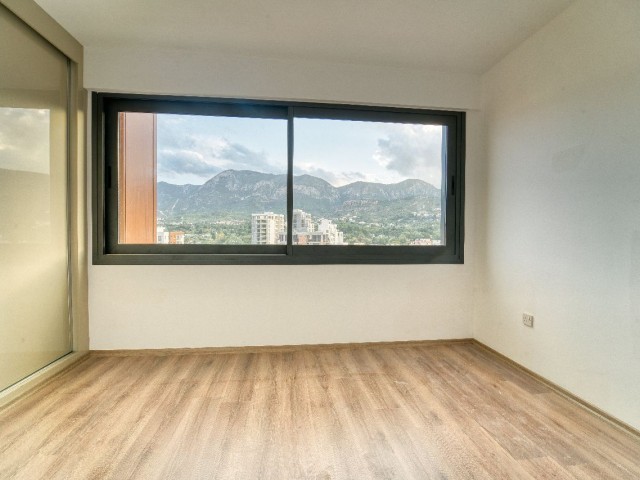 3 + 1 Luxus-Duplex-Penthouse mit türkischem Panoramablick und Pool im Zentrum von Kyrenia ** 