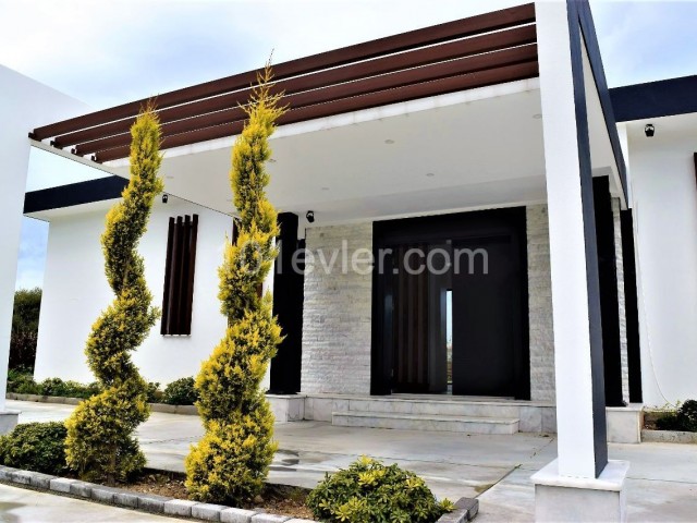 350 m2 Single-Storey 4 + 1 Luxury Villa with Modern Architectural Pool MADE in TURKISH ** 