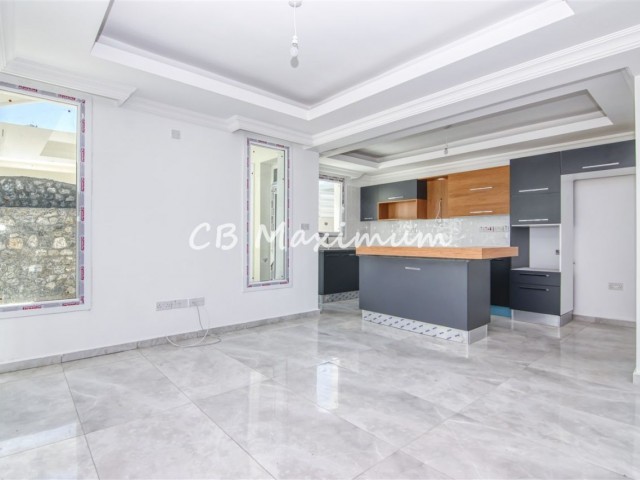 Girne Alsancak da Satılık 3+1 Deniz Manzaralı Villa