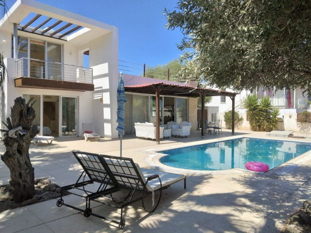 3 + 1 Luxusvilla Zur Miete In Kyrenia Esentepede ** 