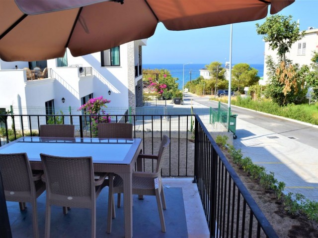 2+1 Apartment Flat with Garden and Sea View in Girne Karaoglanoglu 