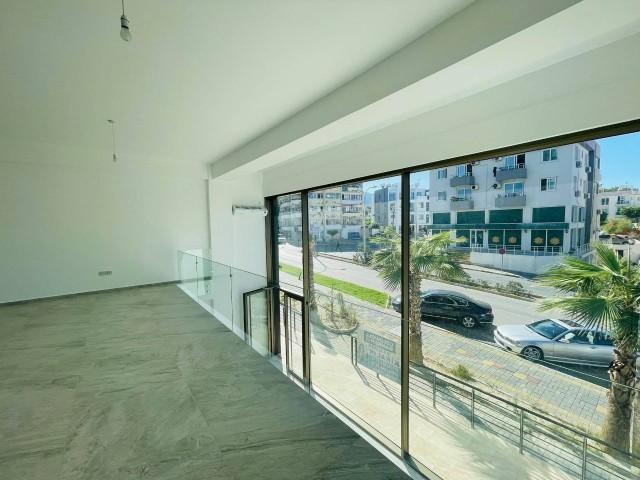 KIBRIS GİRNE MERKEZ DE ANA CADDE ÜZERİNDE 95 M2 , 212 M2 VE 392 M2 DÜKKANLAR