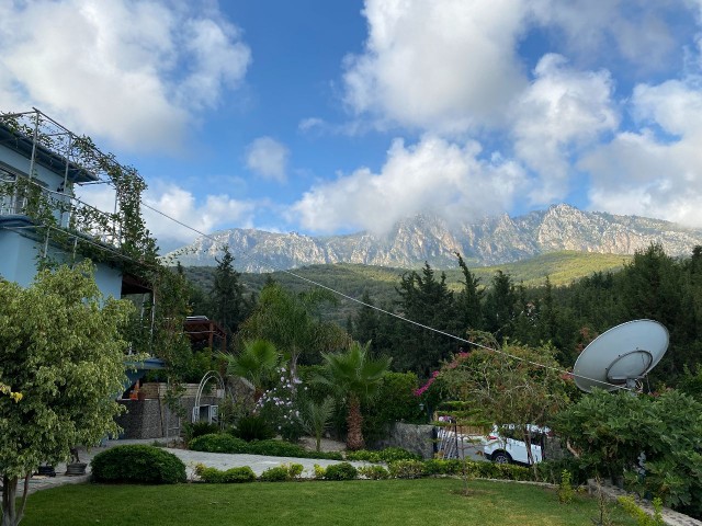 5+1 VILLA ZUM VERKAUF IN EDREMIT KYRENIA MIT HERRLICHEM BERG-UND MEERESBLICK ** 