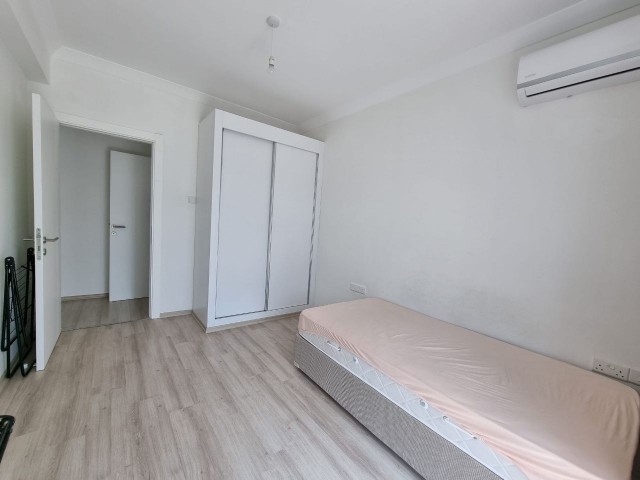 Girne Merkezinde Site Içerisinde Ortak Havuzlu 3+1 Penthouse