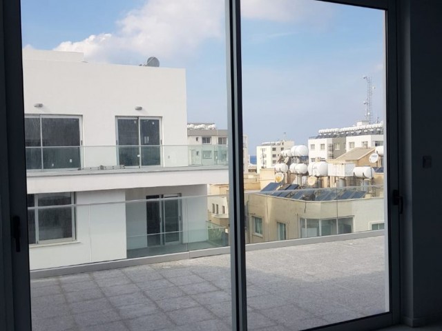 Girne Merkez de 1+1 Kiralık Full Eşyalı Penthouse 