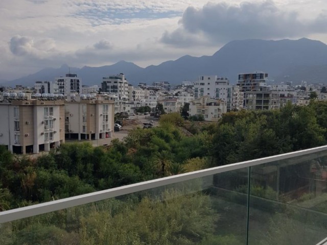 Voll möblierte Luxus-Apartments mit 2+1 und 1+1 Optionen im Zentrum von Kyrenia ** 