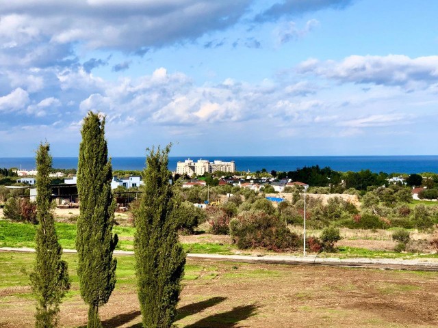 KIBRIS GİRNE OZANKÖY DE TÜRK KOÇANLI MUHTEŞEM DENİZ MANZARALI 769 M2 DEN BAŞLAYAN  ARSALAR