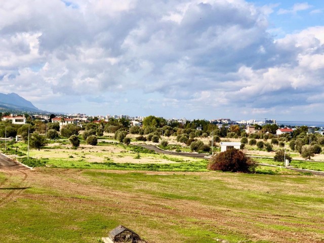 KIBRIS GİRNE OZANKÖY DE MUHTEŞEM DENİZ MANZARALI 623 M2 DEN BAŞLAYAN ARSALAR