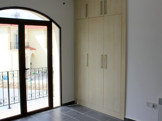 2+1 SEHR PRIVATE WOHNUNG MIT HERRLICHEM MEERBLICK IN ZYPERN KYRENIA ESENTEPEDE ** 