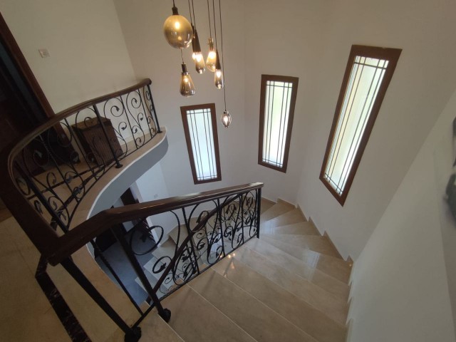 Luxusvilla in Kyrenia Esentepe ** 