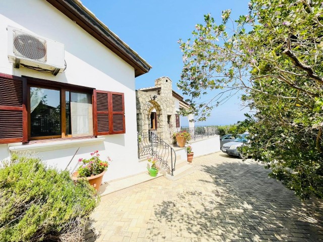 ONE-STOREY VILLA WITH A MAGNIFICENT UNINTERRUPTED SEA VIEW IN KYRENIA LAPTA, CYPRUS ** 