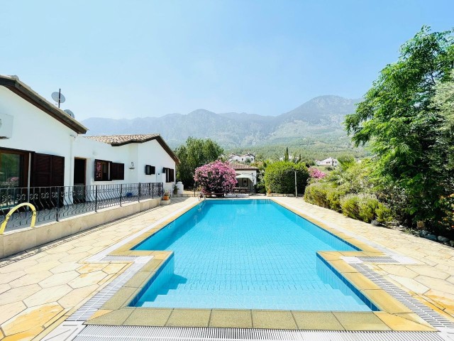 EINSTÖCKIGE VILLA MIT HERRLICHEM MEERBLICK IN ZYPERN KYRENIA LAPTA ** 