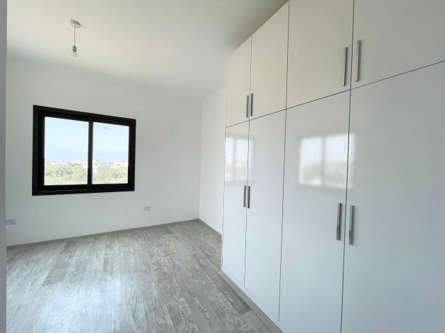 Zypern Kyrenia Olivenhain TE NET 100 M2 Gelegenheit Preis 2+1 obere Etage Wohnung mit privater Terrasse ** 