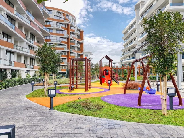 KKTC Girne Merkezde Elegance Sitesinde Deniz ve Site Manzaralı 2+1 Satılık Daire 