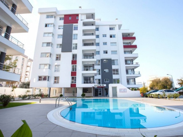 2+1 Wohnung auf dem Gelände mit Pool im Zentrum von Kyrenia!!! ** 