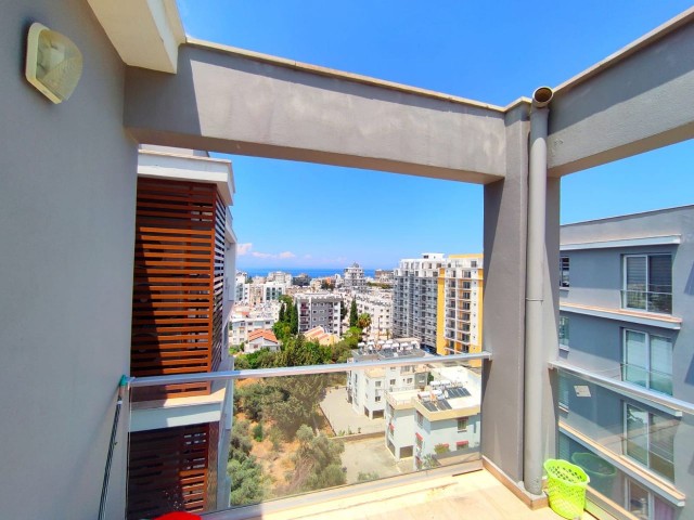 Ensuite 3 Schlafzimmer Penthouse Zur Miete Im Zentrum Von Kyrenia ** 