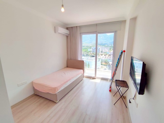 Ensuite 3 Schlafzimmer Penthouse Zur Miete Im Zentrum Von Kyrenia ** 