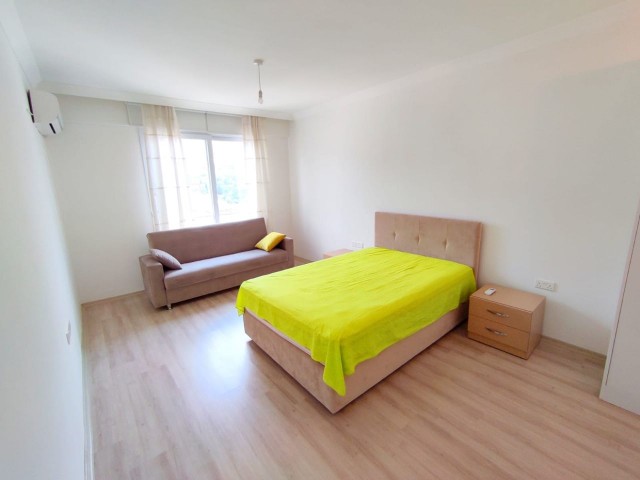 Ensuite 3 Schlafzimmer Penthouse Zur Miete Im Zentrum Von Kyrenia ** 