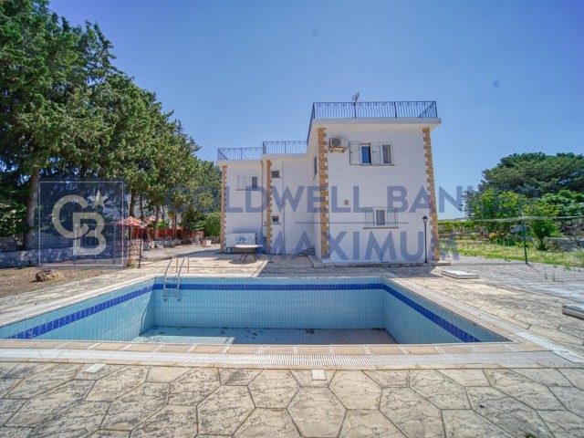 5+1 Villa mit privatem Pool zum Verkauf in Kyrenia Karsiyaka ** 