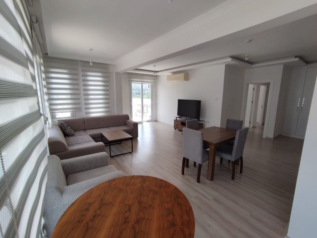 Girne Merkez de Muazzam Dağ ve Deniz manzaralı 3+1 Penthouse 